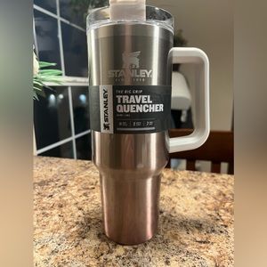 NWT Champagne Ombré Stanley 40 oz